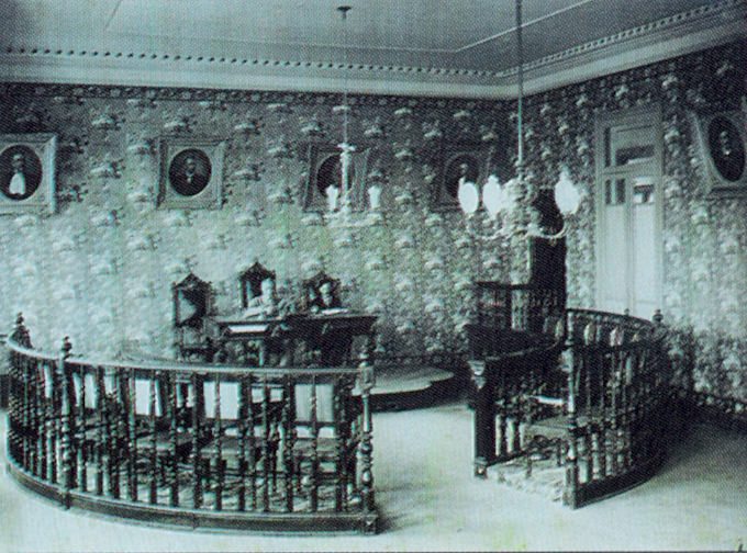 Sala histórica da antiga Escola de Farmácia de São Paulo