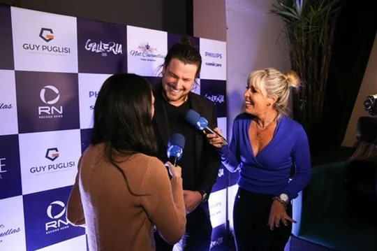 Rafa Puglisi concedendo entrevistas na celebração dos 100 anos do Instituto
