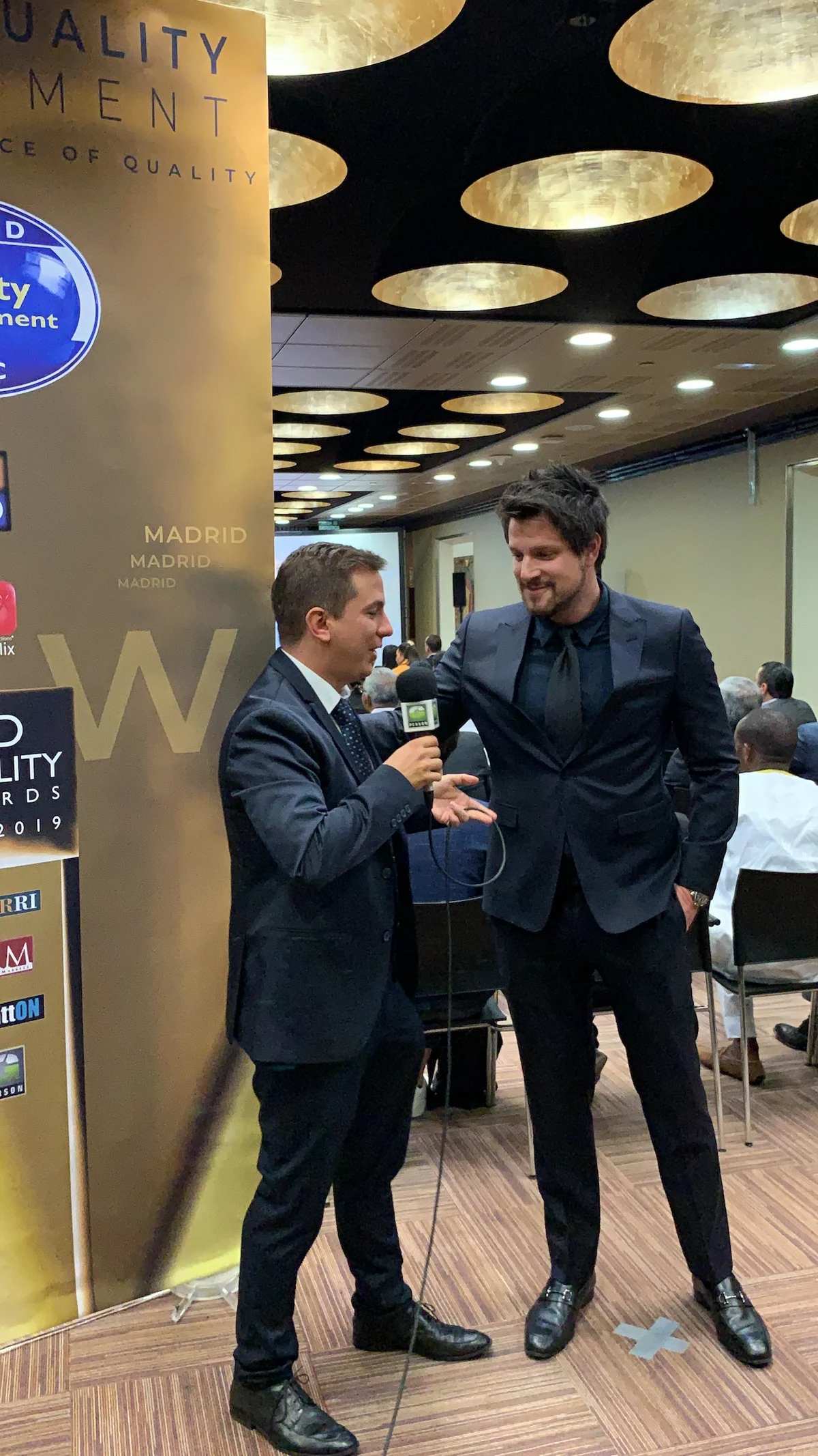 Rafa Puglisi concedendo uma entrevista no World Quality Commitment em Madri em 2019