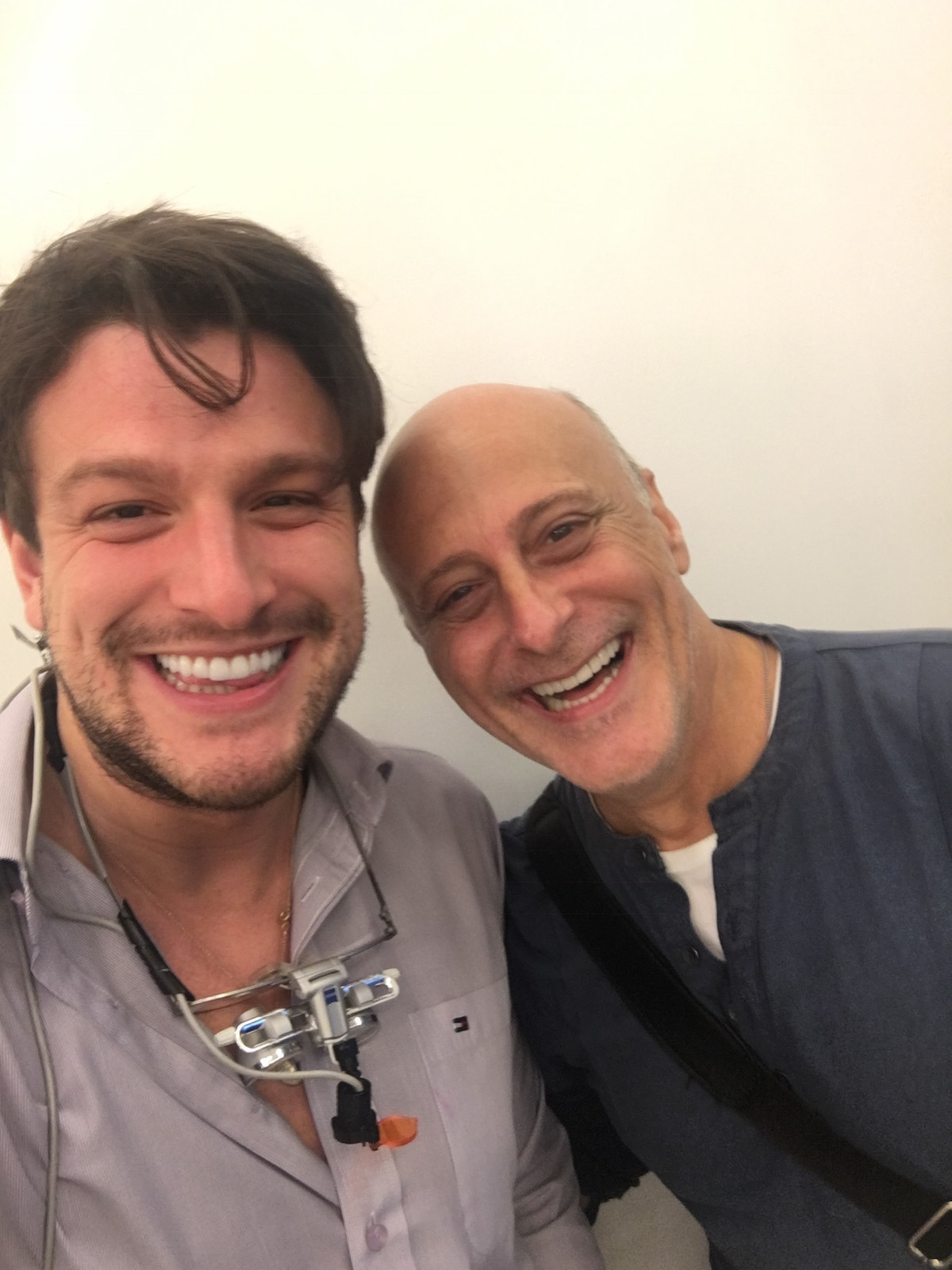 Rafa Puglisi ao lado do artista Blota Filho