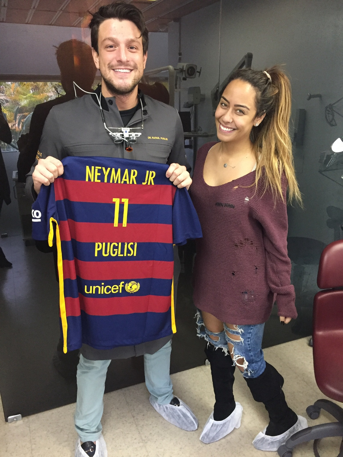 Rafa Puglisi ao lado de Rafaella Santos, irmã de Neymar Jr.