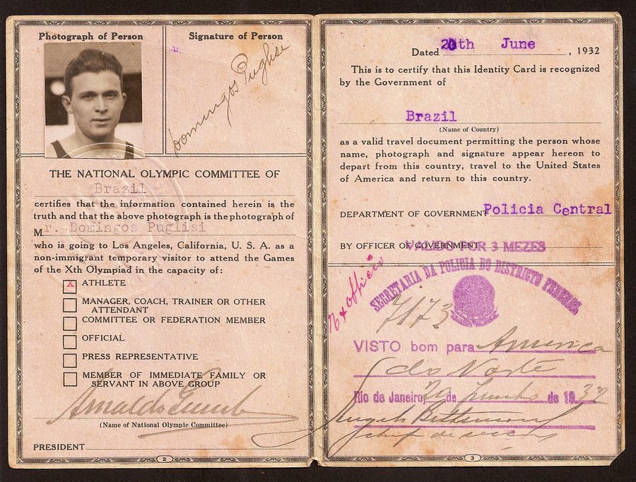 Documento de Los Angeles 1932 com fotografia de Domingos Puglisi, certificação do Brasil e a categoria ATHLETE marcada.