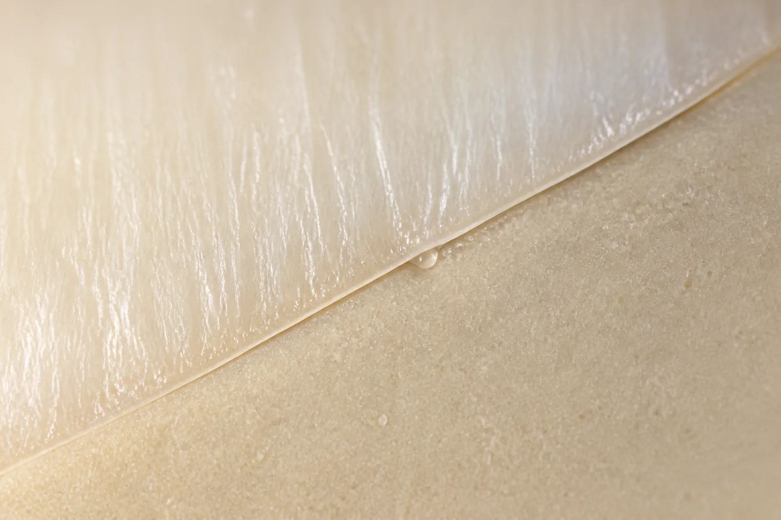 Arte conceitual em macro da interface entre estrutura dental e material restaurador